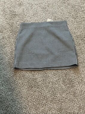 Black and White Houndstooth Mini Skirt